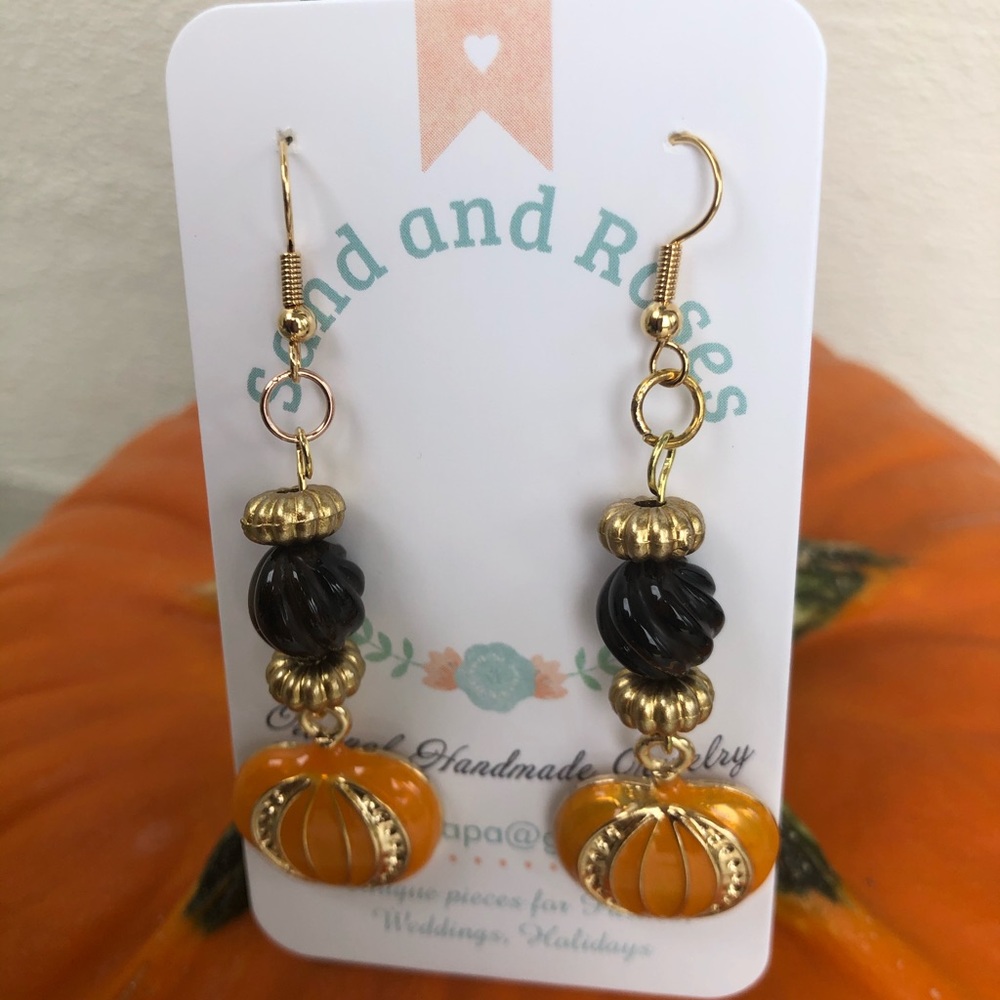 Cute pumpkin earrings!